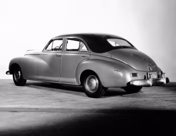1946 Packard Clipper Touring Sedan (2100-1682)