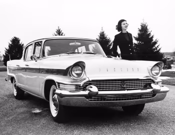 1957 Packard Clipper Town Sedan (57L-Y8)