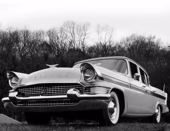 1957 Packard Clipper Town Sedan (57L-Y8)