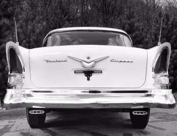 1957 Packard Clipper Town Sedan (57L-Y8)