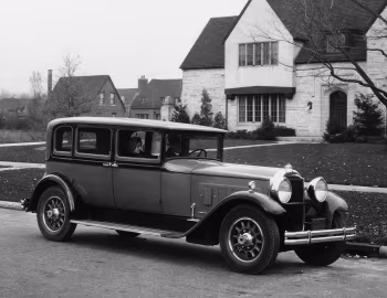 1930 Packard Custom Eight 5-passenger Sedan (740-413)