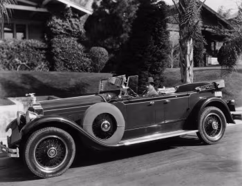 1929 Packard Custom Eight Dual Cowl Phaeton (640-341)