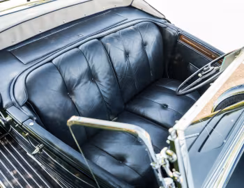 Interior 1931 Packard Deluxe Eight Roadster (840-472)