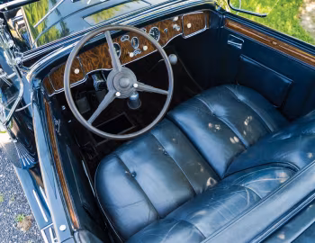 Interior 1931 Packard Deluxe Eight Roadster (840-472)