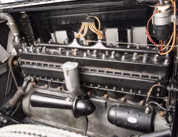Під капотом 1928 Packard Custom Eight Roadster (443-228)