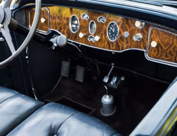 Interior 1931 Packard Deluxe Eight Roadster (840-472)