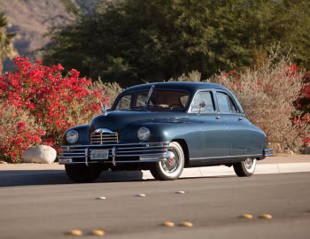 1948 Packard Deluxe Eight Touring Sedan (2211-2262)