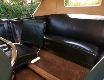 Interior 1930 Packard Deluxe Eight Phaeton (745-420)