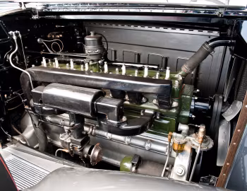 Під капотом 1931 Packard Deluxe Eight Roadster (840-472)