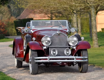 1930 Packard Deluxe Eight Roadster by LeBaron (745-422)
