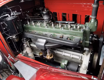Sob o capô 1929 Packard Deluxe Eight Sport Phaeton (645-373)