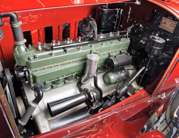 Sob o capô 1929 Packard Deluxe Eight Sport Phaeton (645-373)