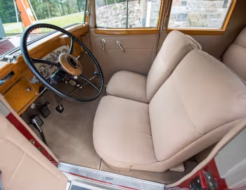 Interior 1933 Packard Eight Coupe (1002-617)