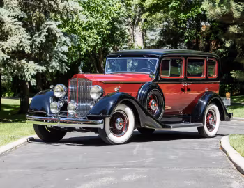 1934 Packard Eight 5-passenger Sedan (1100-703)