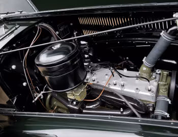 Sob o capô 1938 Packard Eight Cabriolet by Graber (1601)