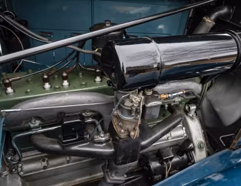 Sob o capô 1933 Packard Eight Cabriolet by Graber (1002)