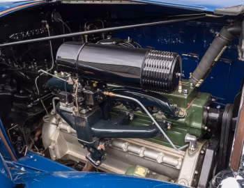 Sob o capô 1933 Packard Eight Coupe Roadster (1001-609)
