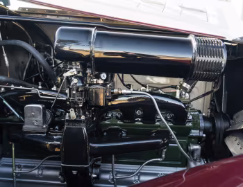 Sob o capô 1934 Packard Eight Phaeton (1101-711)