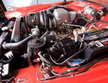 Sob o capô 1958 Packard Hawk (58LS-K9)