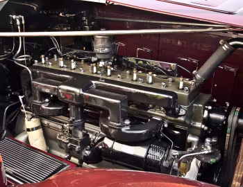Sob o capô 1932 Packard Individual Custom Eight Convertible Victoria by Dietrich (904-2072)