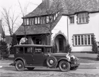 1928 Packard Individual Custom Eight Limousine by Holbrook (443-900)