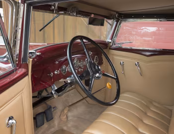 Interior 1932 Packard Light Eight Coupe Roadster (900-559)