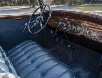 Interior 1932 Packard Light Eight Coupe Roadster (900-559)