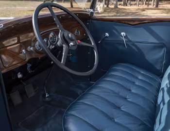 Interior 1932 Packard Light Eight Coupe Roadster (900-559)