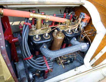 Sob o capô 1909 Packard Model 18 Touring (NA)
