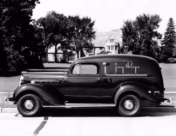 1937 Packard Six (115-C)