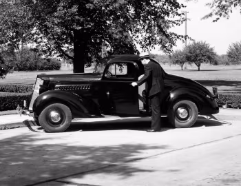 1937 Packard Six Business Coupe (115-C 1088)