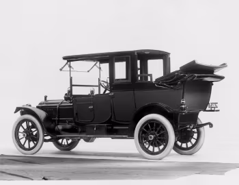 1912 Packard Six Landaulet (1-48)