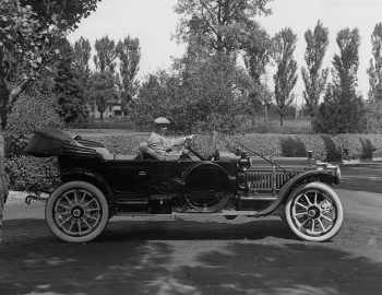 1912 Packard Six Phaeton (1-48)