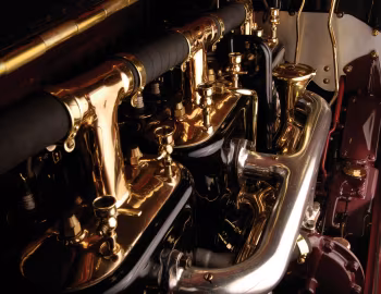 Sob o capô 1913 Packard Six Runabout (1-38)