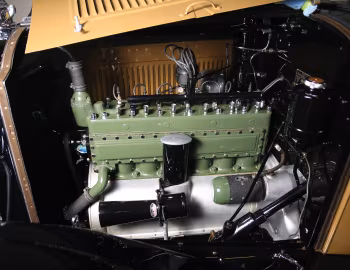Sob o capô 1927 Packard Six Runabout (426-302)