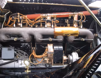 Sob o capô 1913 Packard Six Touring (1-38)