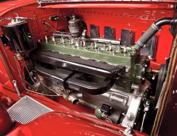 Sob o capô 1930 Packard Speedster Eight Runabout (734-422)
