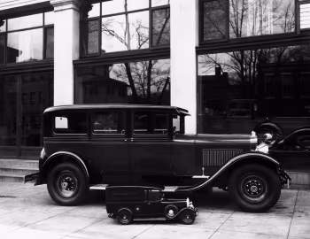 1929 Packard Standard Eight 7-passenger Sedan (633-334)