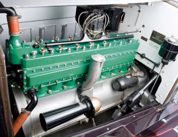Sob o capô 1928 Packard Standard Eight Club Sedan (443-386)