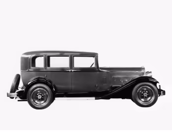 1932 Packard Standard Eight Sedan (901-503)