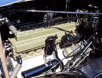 Sob o capô 1932 Packard Standard Eight Sport Phaeton (902-521)