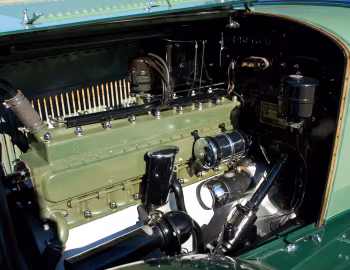 Sob o capô 1930 Packard Standard Eight Sport Phaeton (733-431)