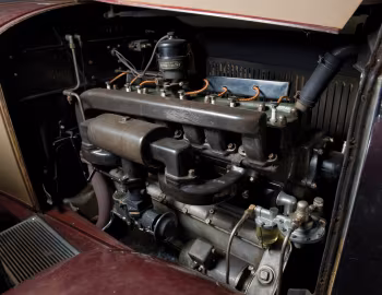 Під капотом 1931 Packard Standard Eight Sport Phaeton (833-481)
