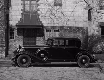 1933 Packard Super Eight 5-passenger Coupe (1004-657)