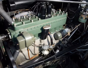 Sob o capô 1934 Packard Super Eight Sedan (753)