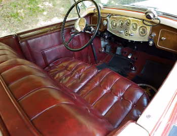 Interior 1933 Packard Super Eight Touring (1004-650)