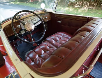 Interior 1933 Packard Super Eight Touring (1004-650)