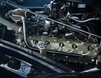 Sob o capô 1938 Packard Twelve Convertible Sedan (1608-1153)