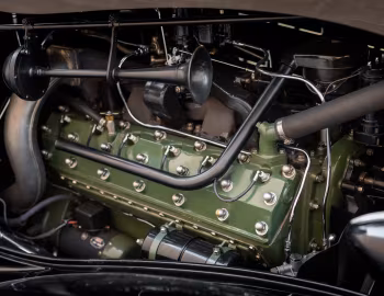 Sous la capuche 1936 Packard Twelve 5-passenger Coupe (1407-937)