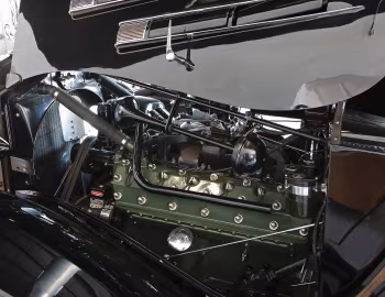 Під капотом 1936 Packard Twelve 5-passenger Coupe (1407-937)